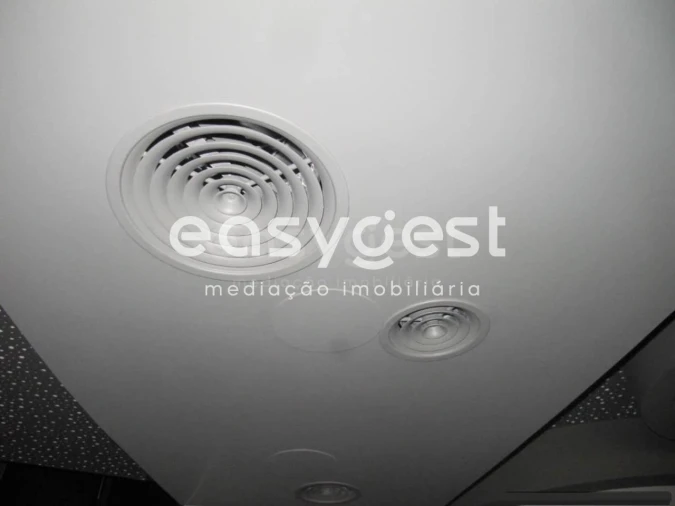 Prédio para Venda em Santa Maria, São Pedro e Matacães Foto 5