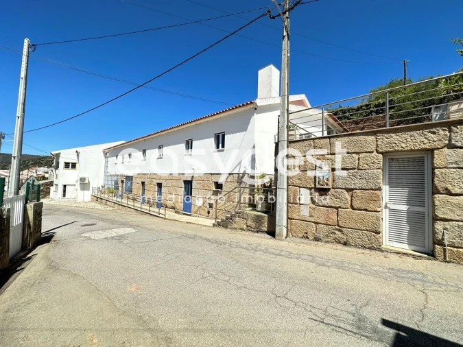 Negócio para Venda em Vila Nova de Foz Côa