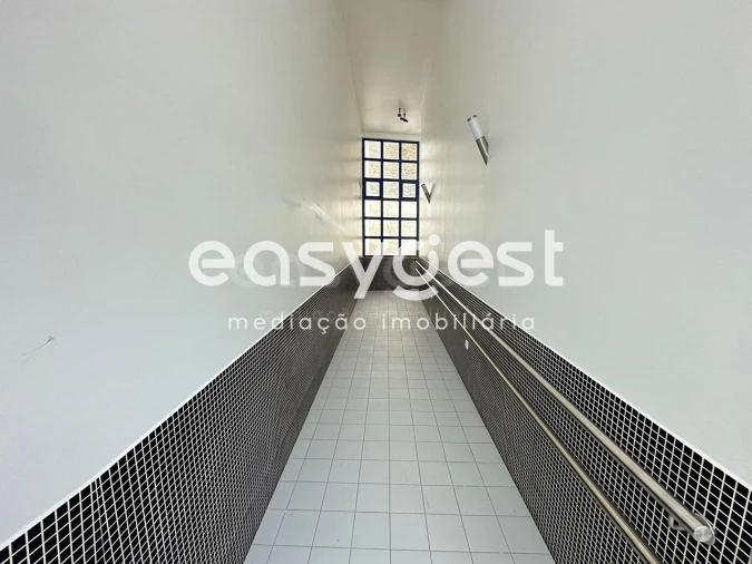 Negócio para Venda em Vila Nova de Foz Côa Foto 9