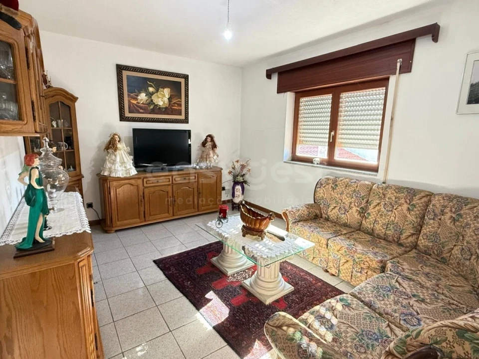 Moradia T3 para Venda em Larinho Foto 10