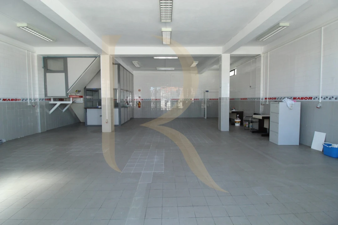 Armazém para Arrendamento em Fernao Ferro Foto 6