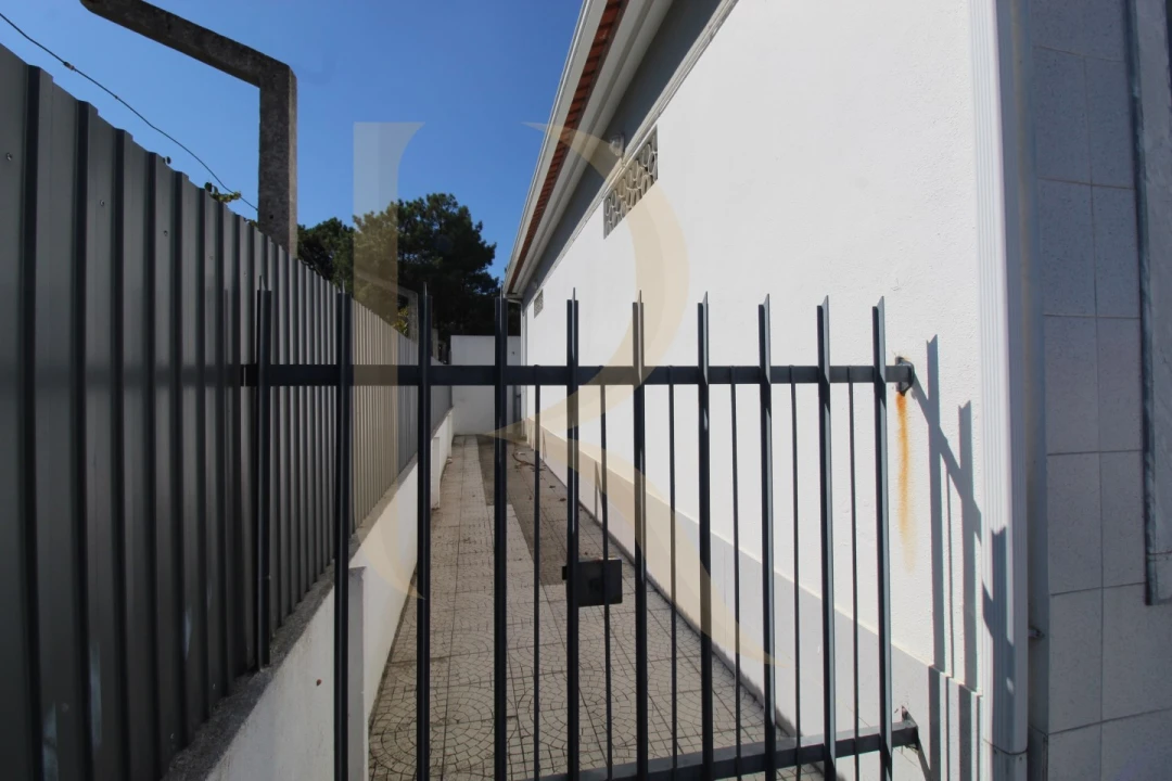 Armazém para Arrendamento em Fernao Ferro Foto 12