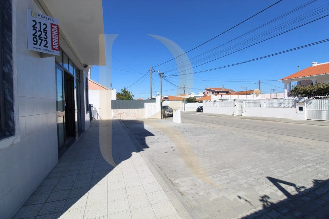 Armazém para Arrendamento em Fernao Ferro Foto 13