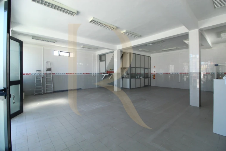 Armazém para Arrendamento em Fernao Ferro Foto 7