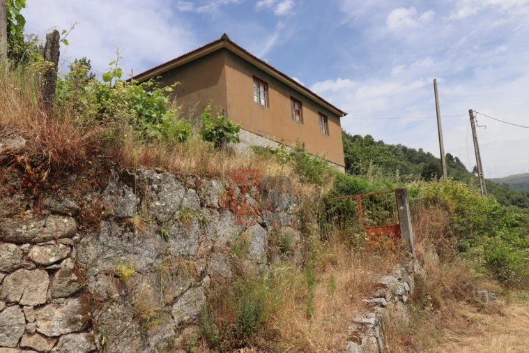 Moradia T3 para Venda em Santa Marinha do Zezere Foto 5