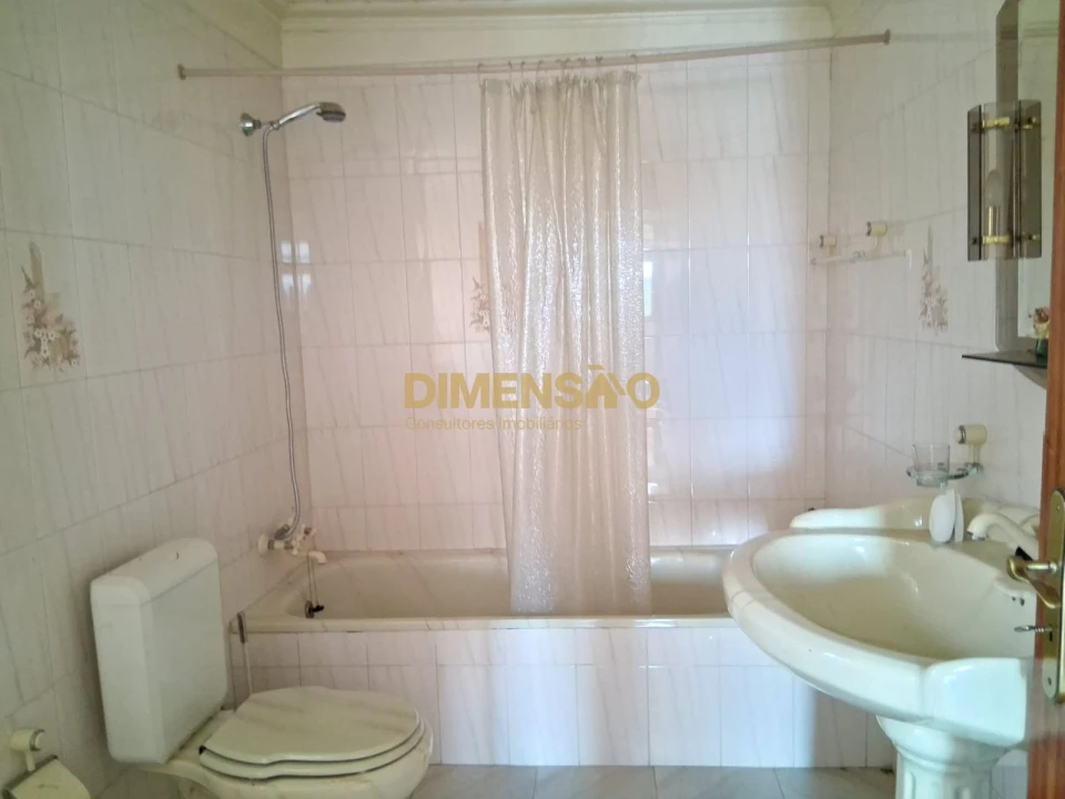 Quinta T4 para Venda em Poiares e Canelas Foto 13