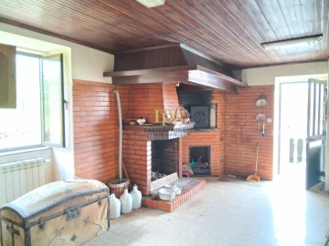 Quinta T4 para Venda em Poiares e Canelas