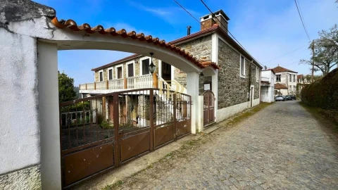 Quinta T3 para Venda em Poiares e Canelas