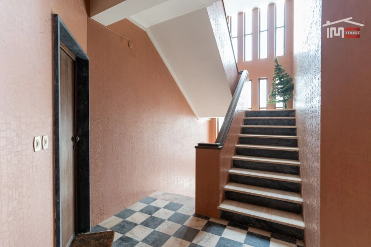 Apartamento T4 para Venda em Nossa Senhora das Misericordias Foto 9