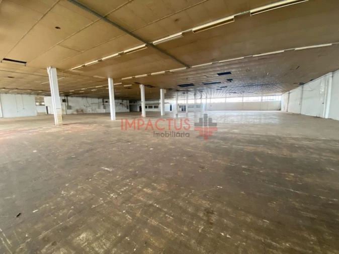 Loja para Arrendamento em Bougado (São Martinho e Santiago) Foto 4