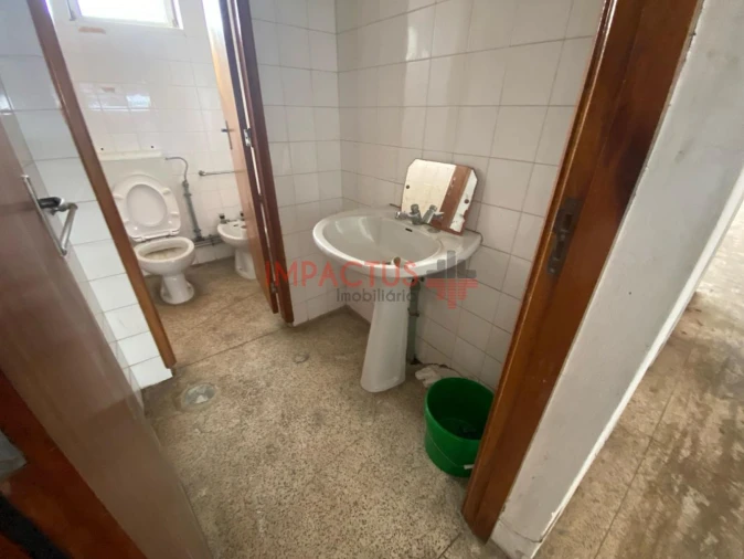 Loja para Arrendamento em Bougado (São Martinho e Santiago) Foto 7