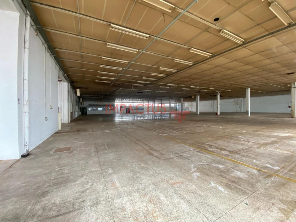 Loja para Arrendamento em Bougado (São Martinho e Santiago) Foto 2