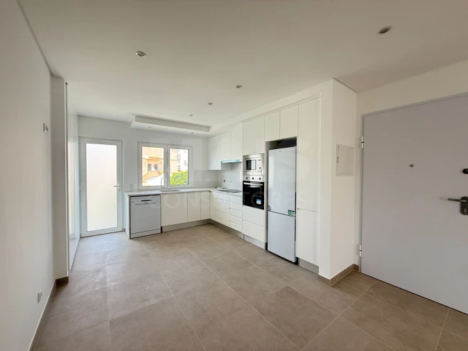 Apartamento T3 para Arrendamento em Nossa Senhora do Pópulo, Coto e São Gregório