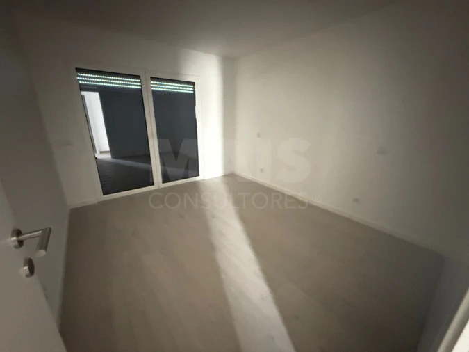 Apartamento T3 para Arrendamento em Nossa Senhora do Pópulo, Coto e São Gregório Foto 9