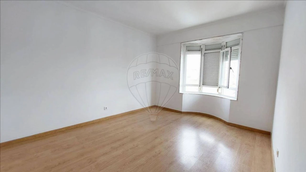 Apartamento T2 para Venda em Algueirão-Mem Martins Foto 26