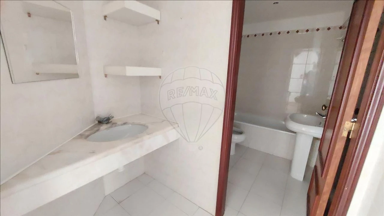 Apartamento T2 para Venda em Algueirão-Mem Martins Foto 21
