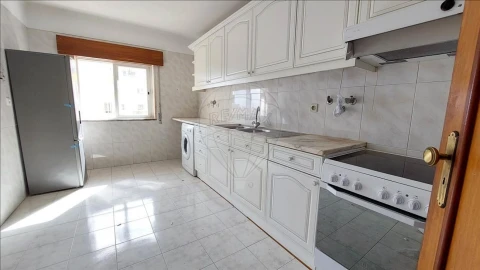 Apartamento T2 para Venda em Algueirão-Mem Martins