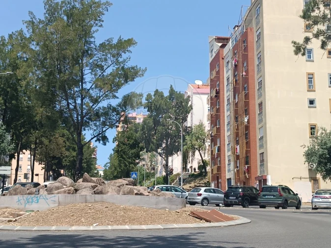 Apartamento T2 para Venda em Algueirão-Mem Martins Foto 14