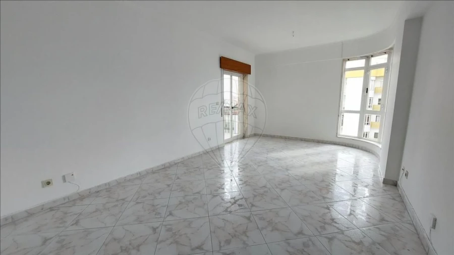 Apartamento T2 para Venda em Algueirão-Mem Martins Foto 23