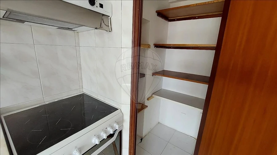 Apartamento T2 para Venda em Algueirão-Mem Martins Foto 19