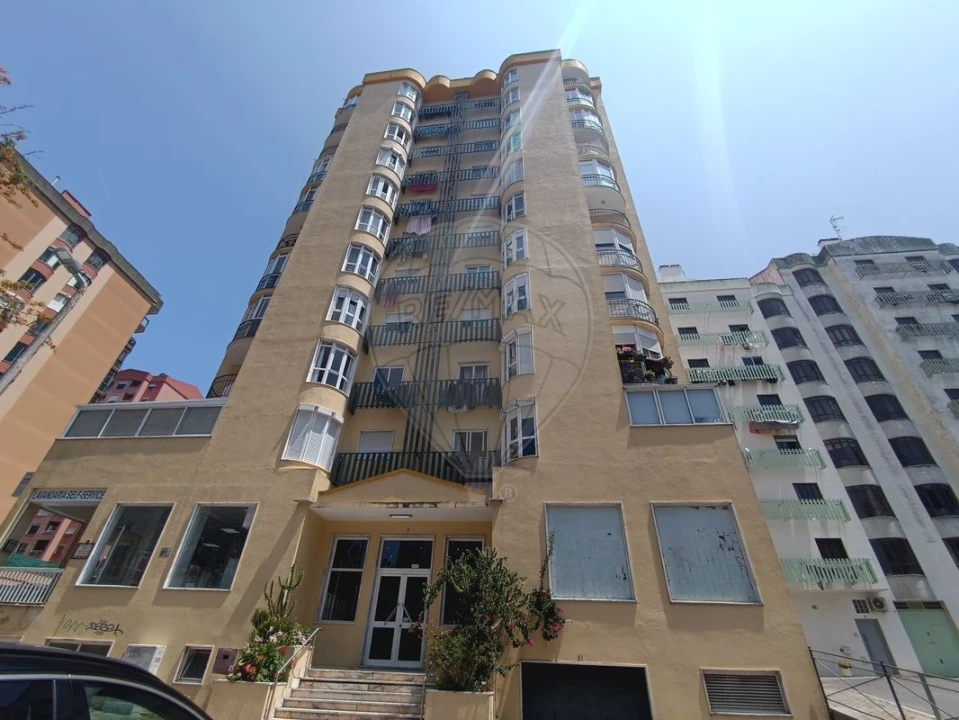 Apartamento T2 para Venda em Algueirão-Mem Martins Foto 27