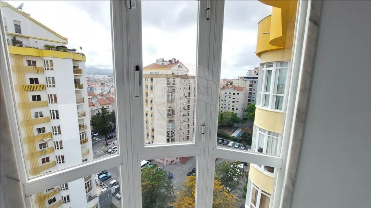 Apartamento T2 para Venda em Algueirão-Mem Martins Foto 12