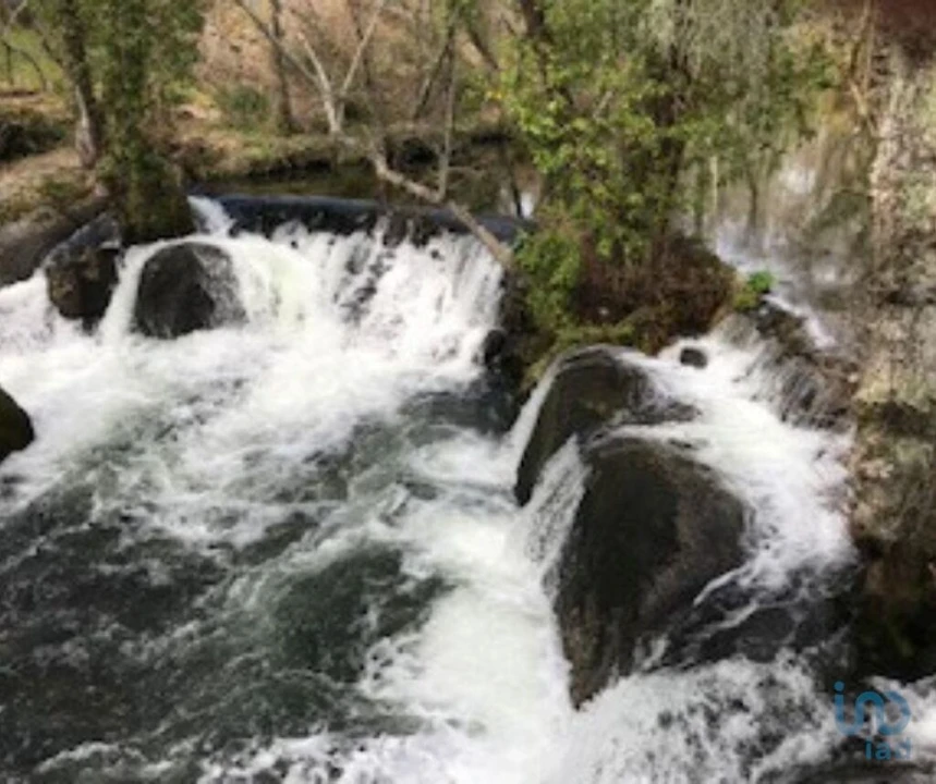 Terreno para Venda em Parada de Gonta Foto 7