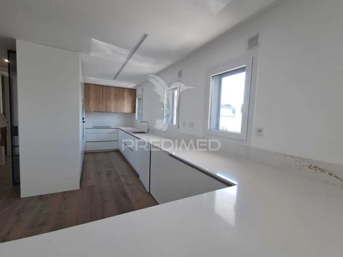 Apartamento T3 para Venda em Laranjeiro e Feijó Foto 3