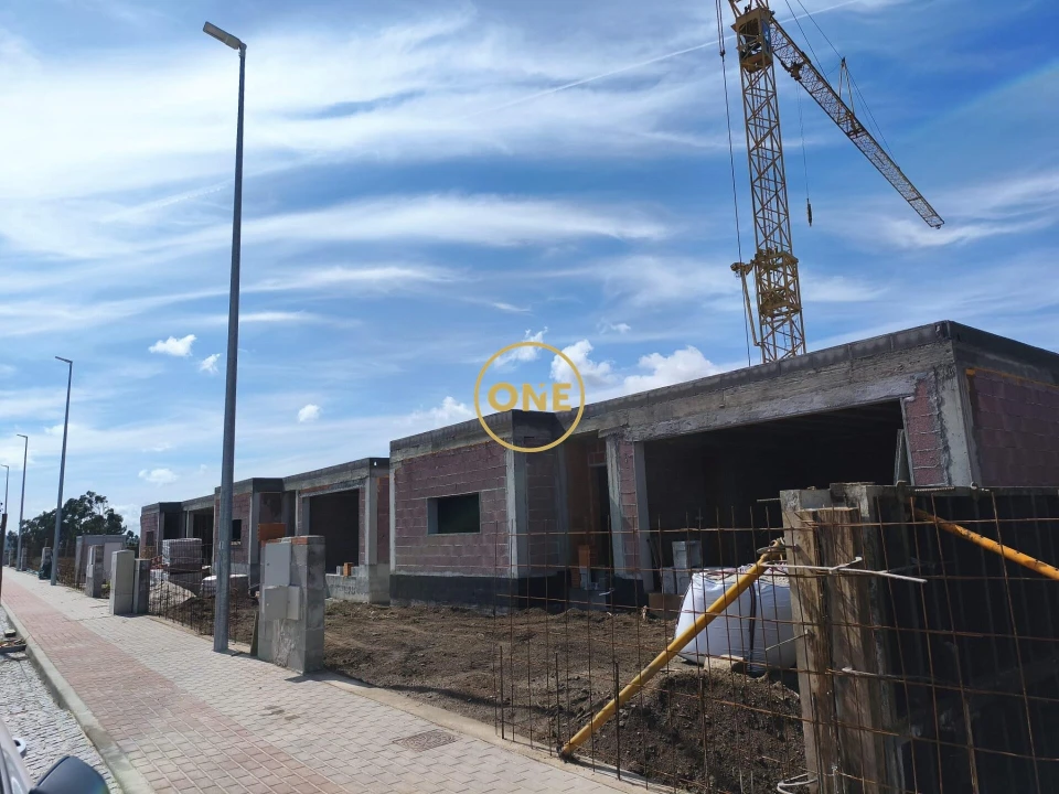 Moradia T3 para Venda em Carreira e Fonte Coberta Foto 2