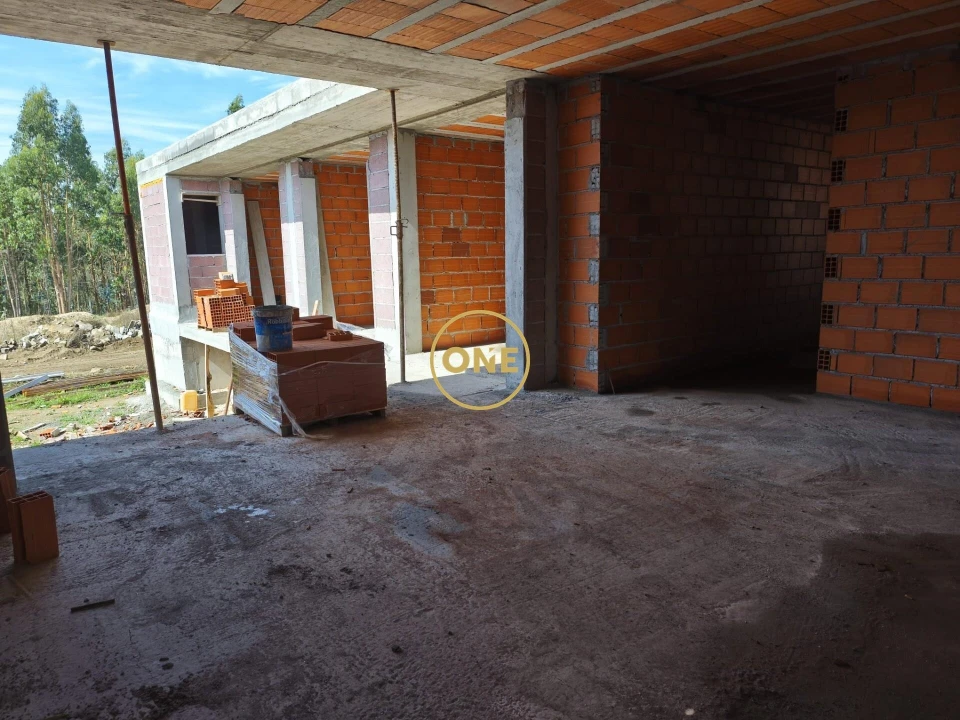 Moradia T3 para Venda em Carreira e Fonte Coberta Foto 3