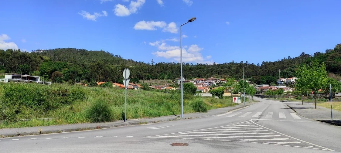 Terreno para Venda em Amares e Figueiredo Foto 3