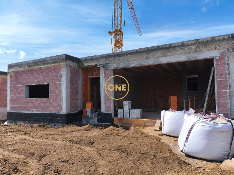 Moradia T3 para Venda em Carreira e Fonte Coberta Foto 1