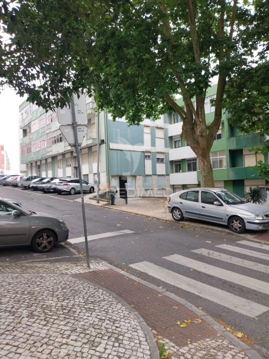 Loja para Venda em Cacém e São Marcos Foto 13