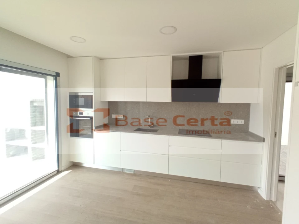 Moradia T4 para Venda em Santa Iria de Azoia, São João da Talha e Bobadela Foto 12