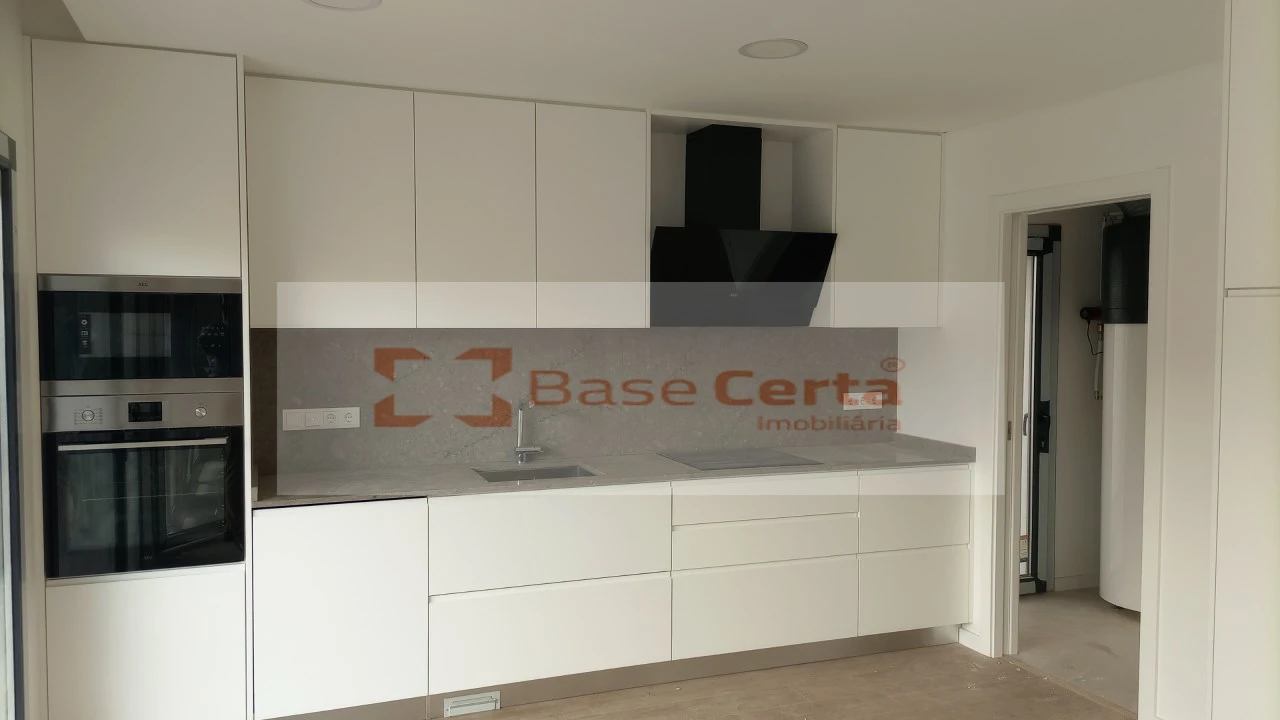 Moradia T4 para Venda em Santa Iria de Azoia, São João da Talha e Bobadela Foto 36