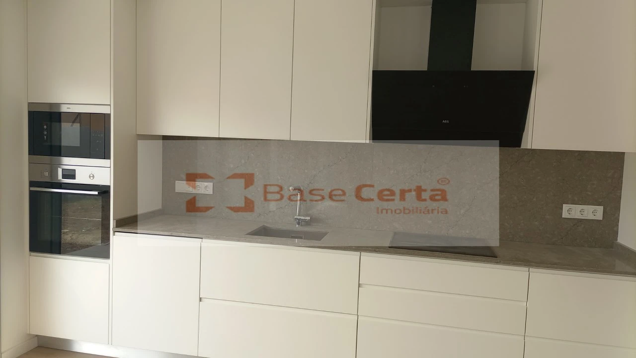 Moradia T4 para Venda em Santa Iria de Azoia, São João da Talha e Bobadela Foto 37