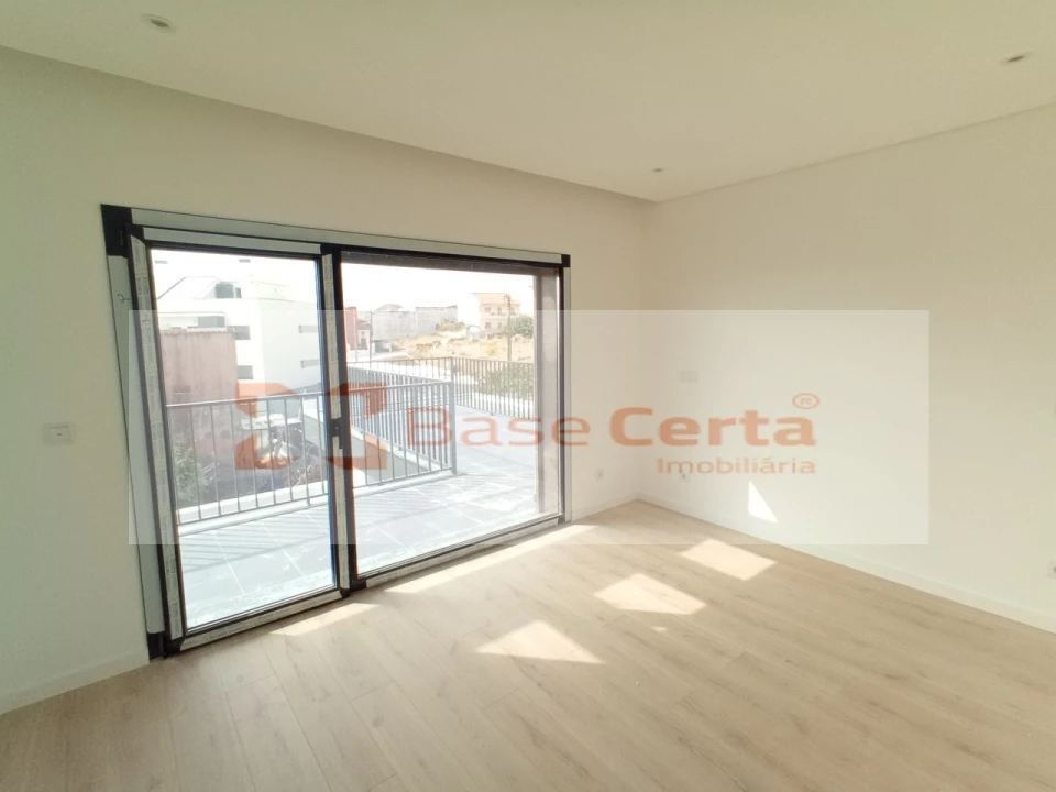 Moradia T4 para Venda em Santa Iria de Azoia, São João da Talha e Bobadela Foto 52