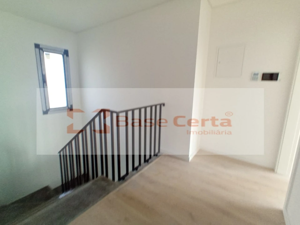 Moradia T4 para Venda em Santa Iria de Azoia, São João da Talha e Bobadela Foto 60