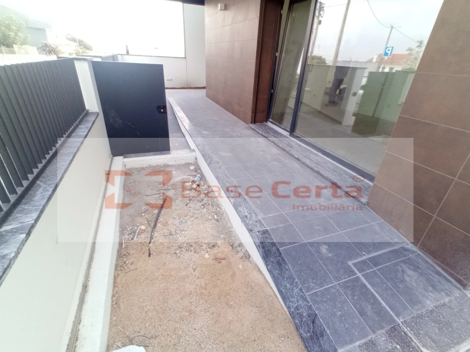 Moradia T4 para Venda em Santa Iria de Azoia, São João da Talha e Bobadela Foto 74