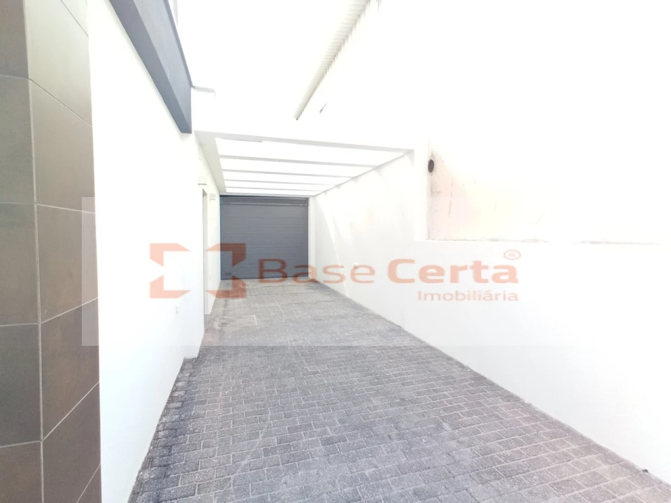 Moradia T4 para Venda em Santa Iria de Azoia, São João da Talha e Bobadela Foto 75