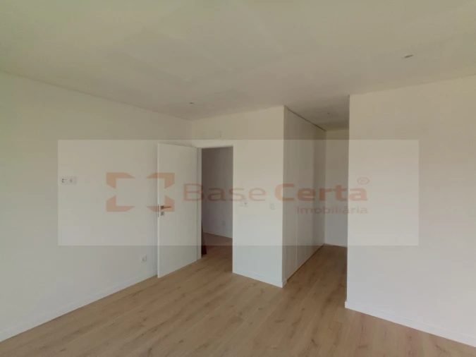 Moradia T4 para Venda em Santa Iria de Azoia, São João da Talha e Bobadela Foto 19