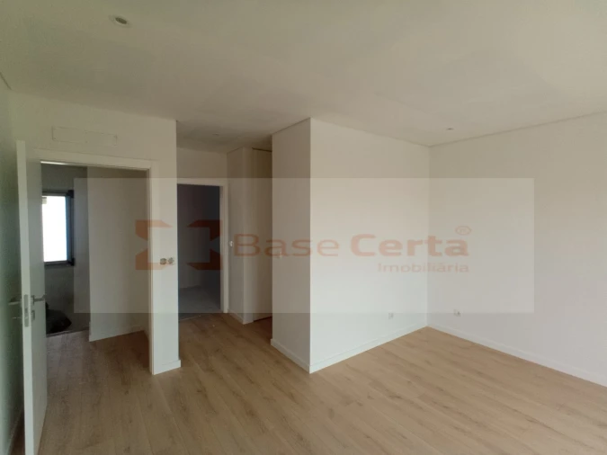 Moradia T4 para Venda em Santa Iria de Azoia, São João da Talha e Bobadela Foto 30