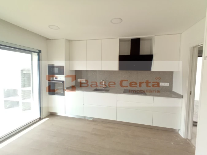 Moradia T4 para Venda em Santa Iria de Azoia, São João da Talha e Bobadela Foto 12