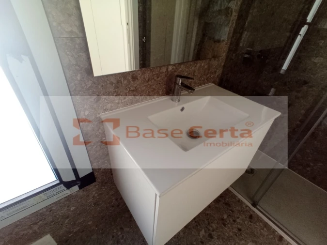 Moradia T4 para Venda em Santa Iria de Azoia, São João da Talha e Bobadela Foto 51