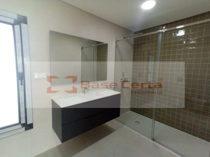 Moradia T4 para Venda em Santa Iria de Azoia, São João da Talha e Bobadela Foto 63