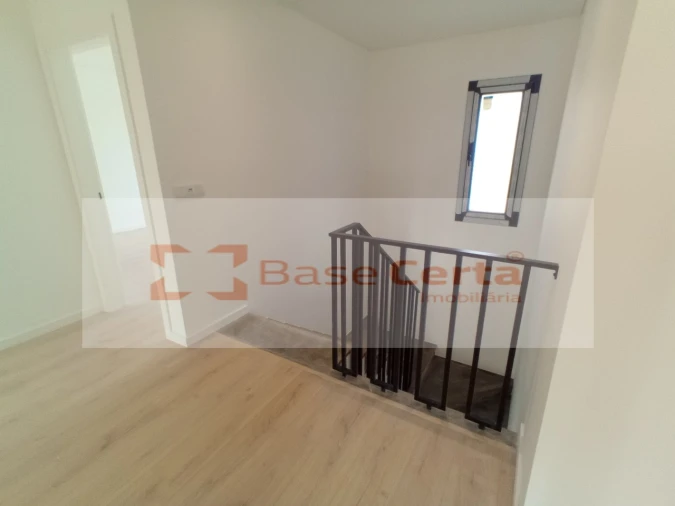 Moradia T4 para Venda em Santa Iria de Azoia, São João da Talha e Bobadela Foto 67