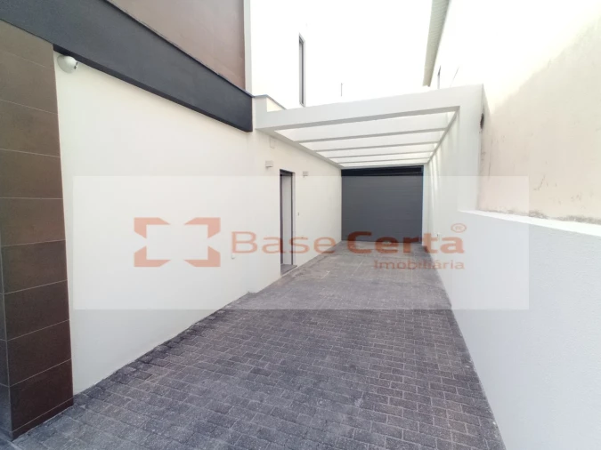 Moradia T4 para Venda em Santa Iria de Azoia, São João da Talha e Bobadela Foto 73