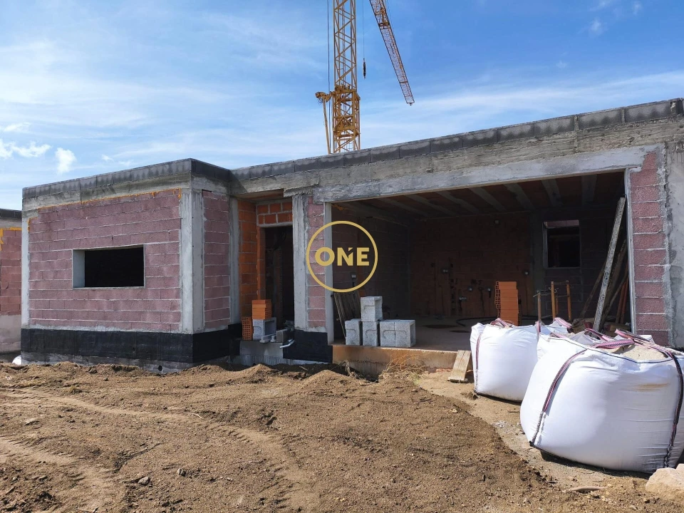 Moradia T3 para Venda em Carreira e Fonte Coberta Foto 1