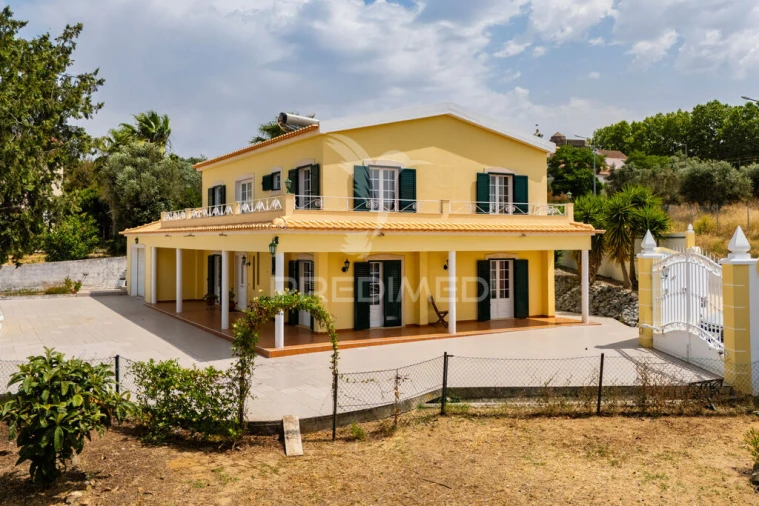 Moradia T5 para Venda em São Martinho