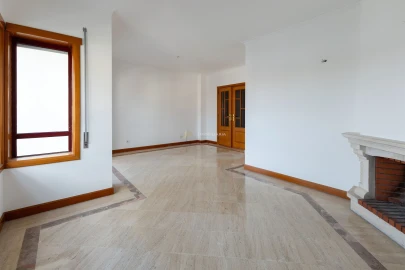 Apartamento T3 para Venda em Marvila, Ribeira Santarém, São Salvador, São Nicolau